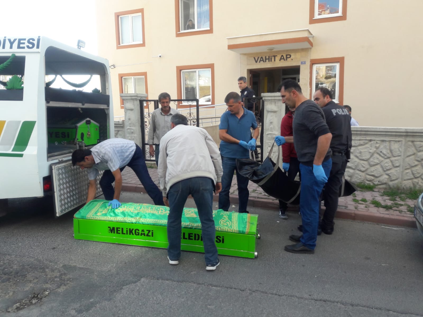 tartistigi esini oldurup polisi aradi 7051 dhaphoto1