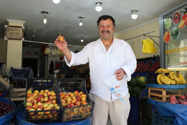 Manav İnci Kayserililer Alım Gücünden Dolayı Meyveden Çok Sebzeye Yöneliyor