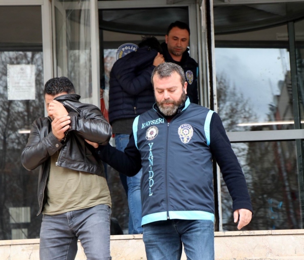 Çiftçiyi Dolandıran Çete Çökertildi1