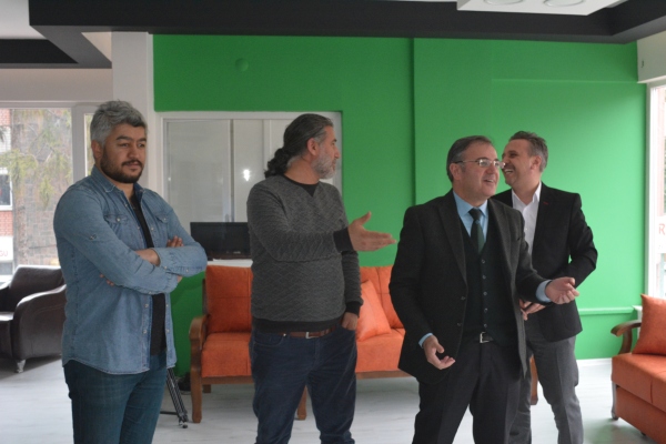 Cumhur ittifakı başkan adayı Deniz Postası TVyi ziyaret etti3