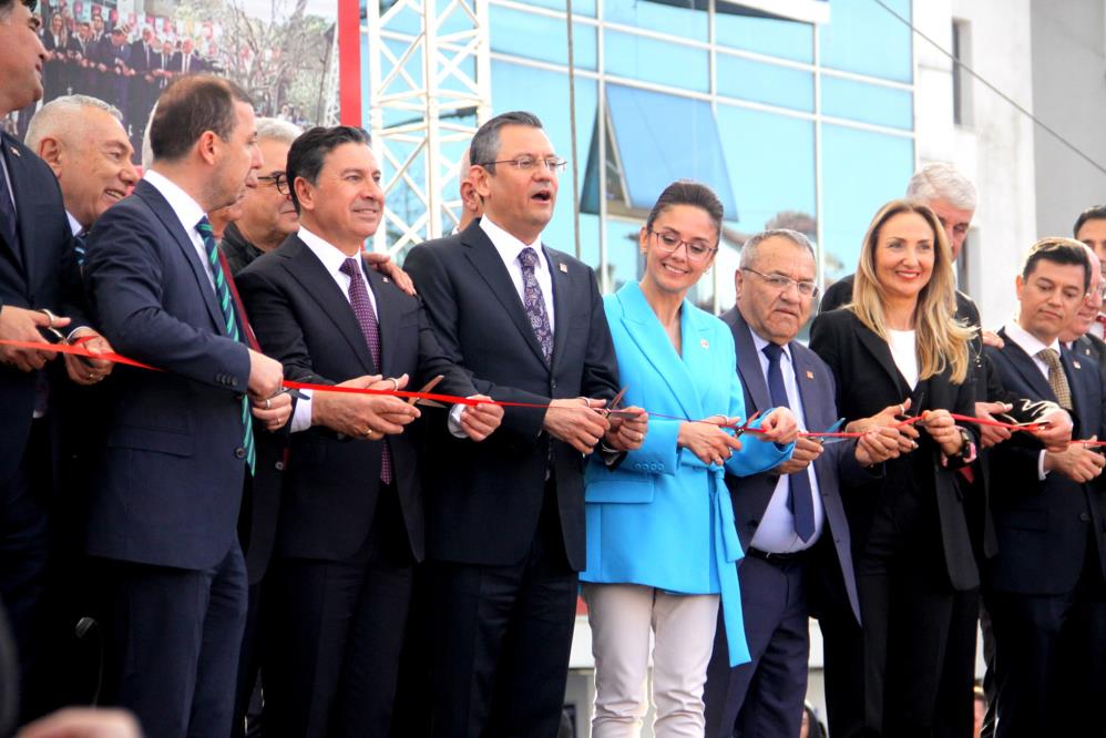 Özgür Özel2