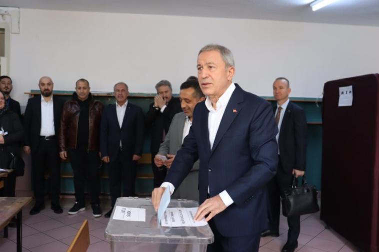 Hulusi Akar Seçim Oy