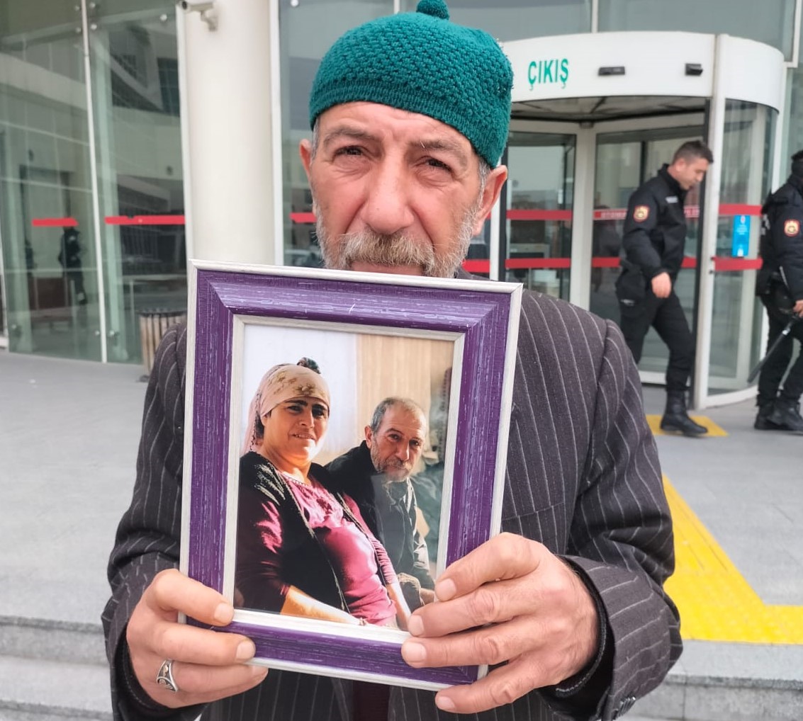 Kadının Eşi.. Foto Ile Geldi (1)