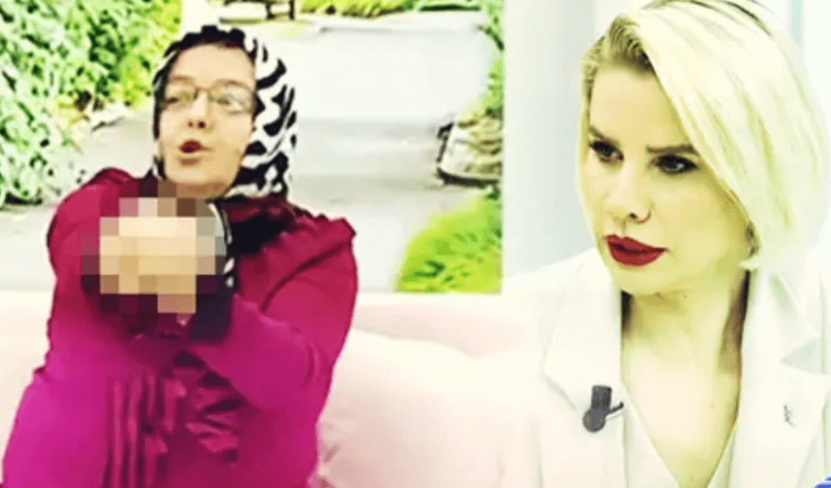 Koyu Mavi Kırmızı Beyaz Jenerik Haber Genel Haber Logo (42) (1)