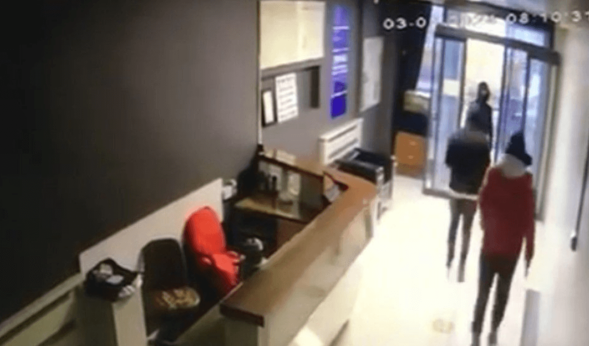 Lacivert Kırmızı Son Dakika Hareketli Instagram Gönderisi (13) (1)
