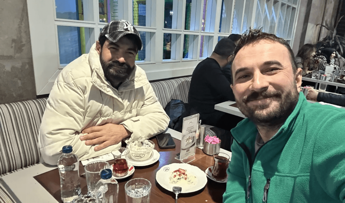 Lacivert Kırmızı Son Dakika Hareketli Instagram Gönderisi 2024 03 22T093413.555 (1)