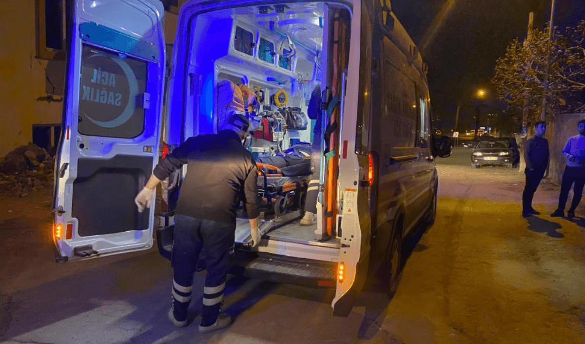 İntihar Etmek Üzereyken Çatıda Bayıldı