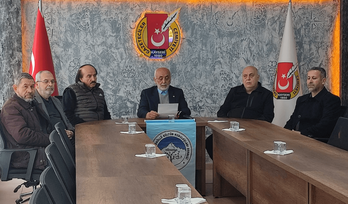 Lacivert Kırmızı Son Dakika Hareketli Instagram Gönderisi (43) (1)