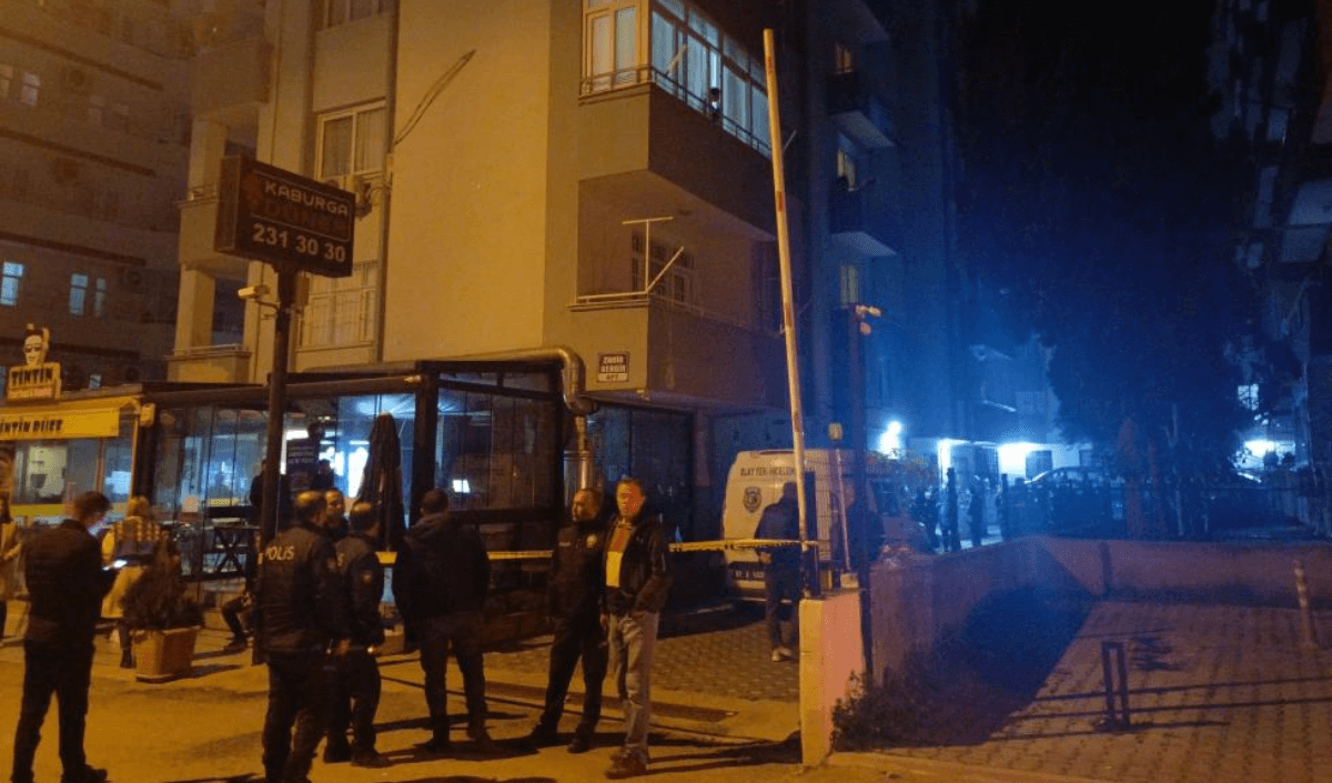 Lacivert Kırmızı Son Dakika Hareketli Instagram Gönderisi (79) (1)
