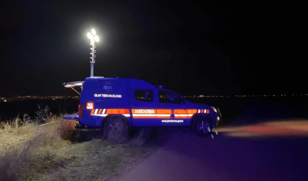 Lacivert Kırmızı Son Dakika Hareketli Instagram Gönderisi (94) (1)