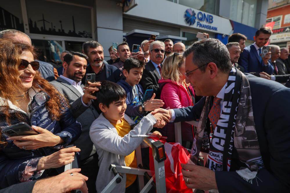 Özgür Özel3
