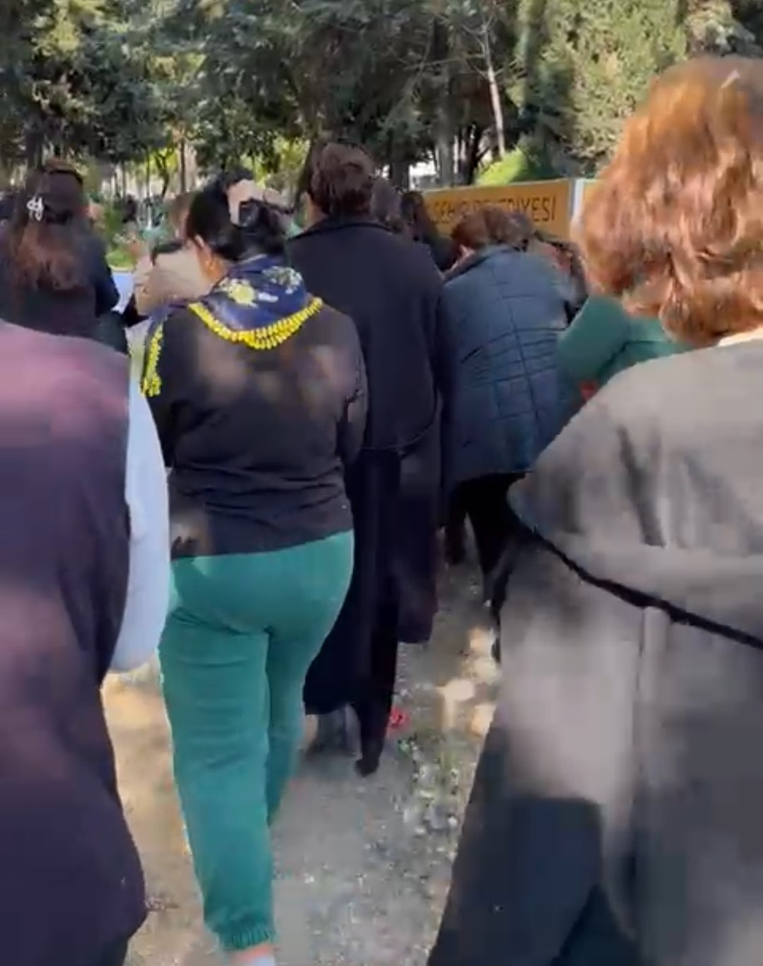 Tabutunu Kadınlar Taşıdı (2)