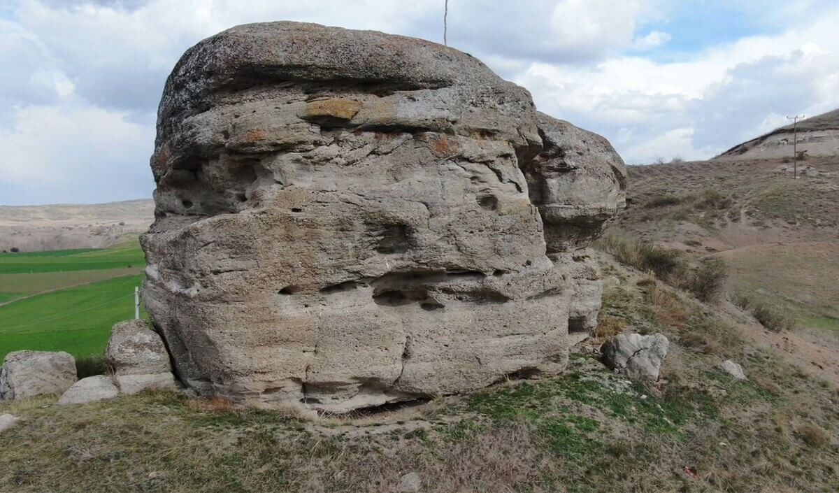 Sivas'ta Defineciler Aklını Buraya Taktı! Durmadan Kazıyorlar!