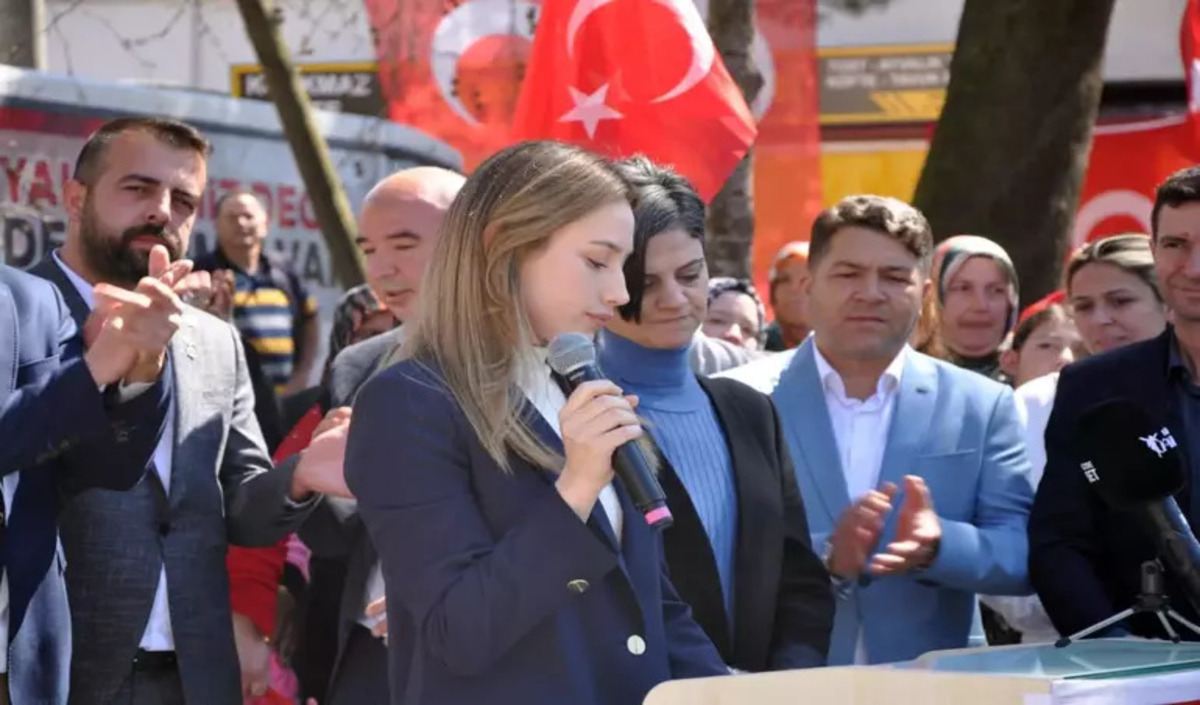 Fabrikada Çalışırken Belediye Başkanı Oldu3