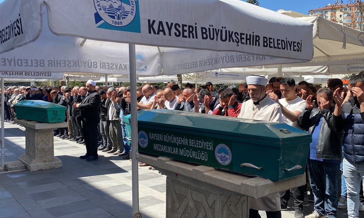 Iki Kardeş Cenaze (3)