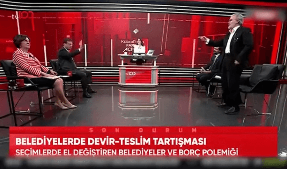 Canlı Yayında Tansiyon Yükseldi! Gazeteci Ayağa Fırladı!