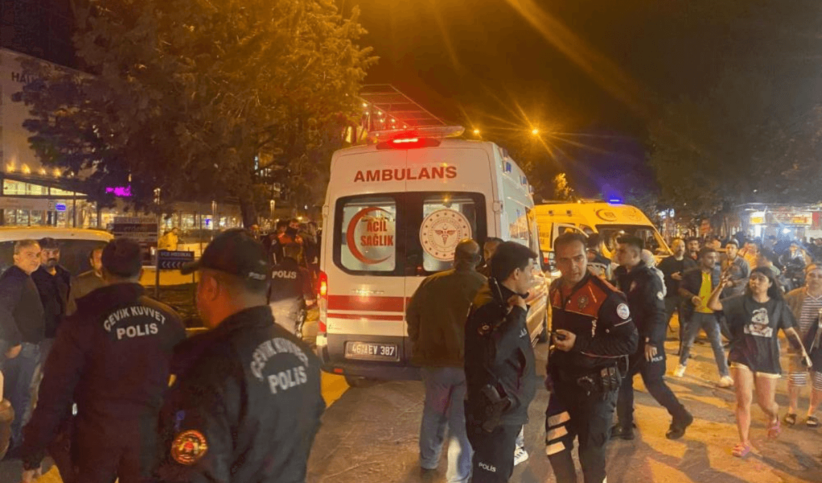 İki Grup Arasında Silahlı Bıçaklı Kavga!