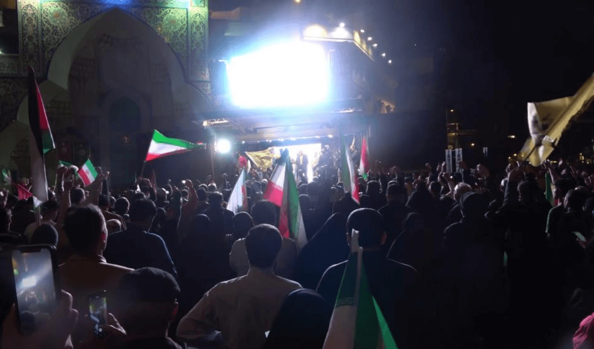 İran’ın İsrail’e Saldırısı Büyük Coşkuyla Kutlandı