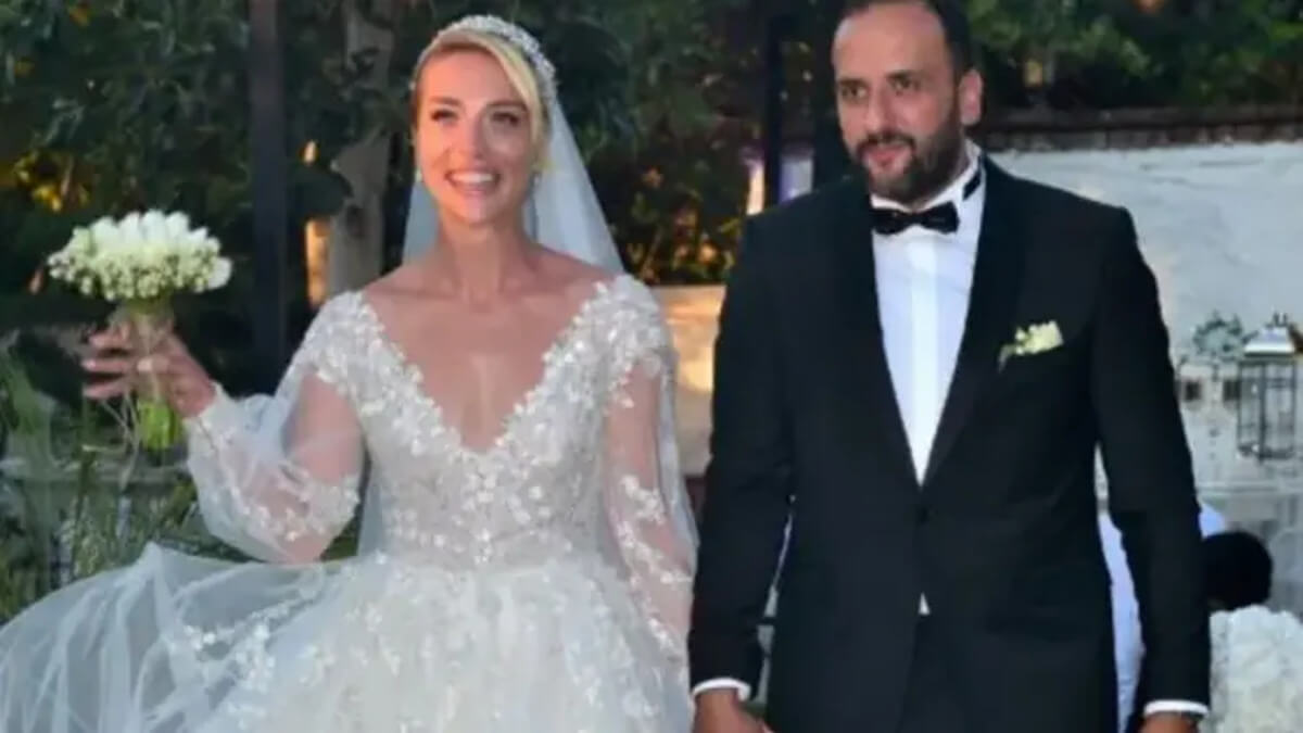 Ünlü Sunucunun Oğlunu Bakıcısı Sokak Ortasında Dövdü!-2