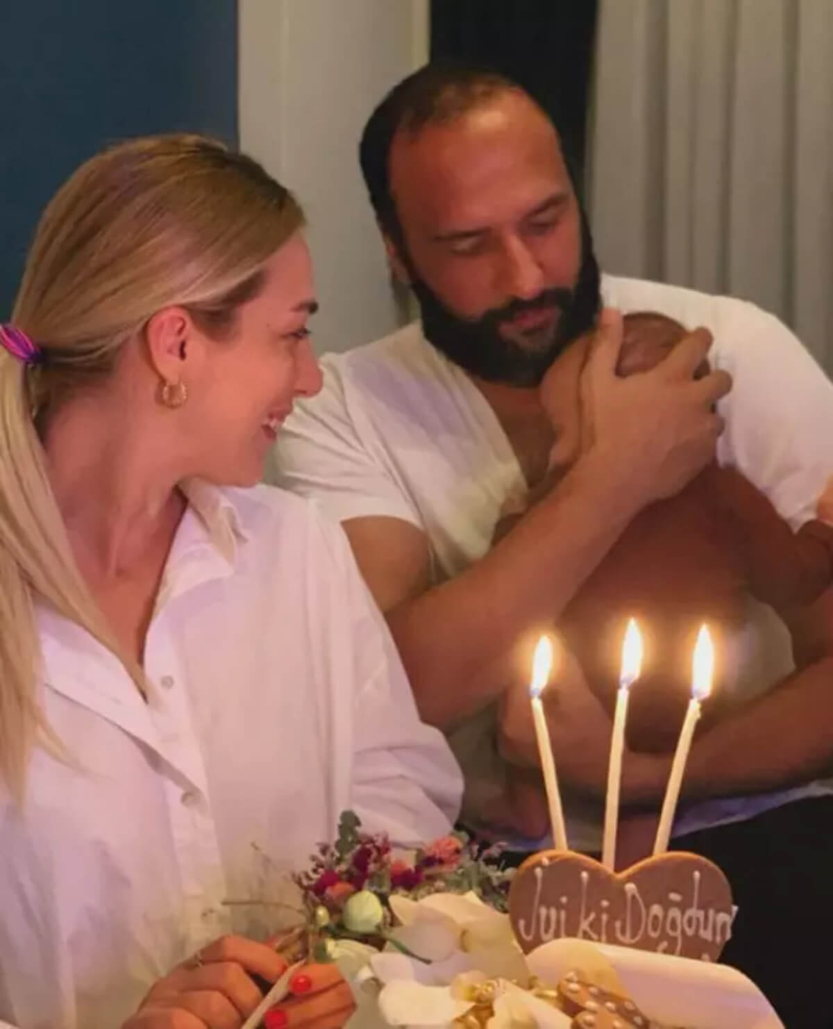 Ünlü Sunucunun Oğlunu Bakıcısı Sokak Ortasında Dövdü!-4