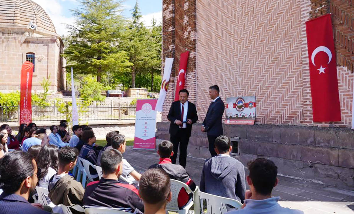 880 Yıllık Tarihi Yerinde Öğrendiler14