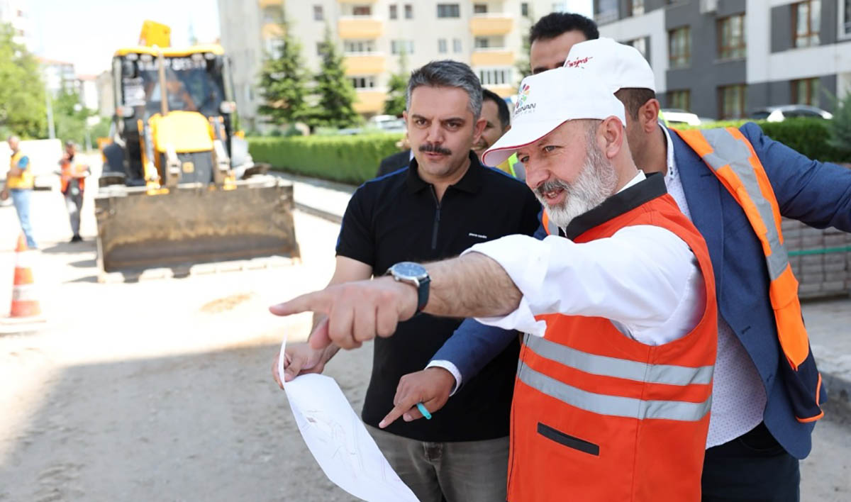 Ahmet Çolakbayrakdar1
