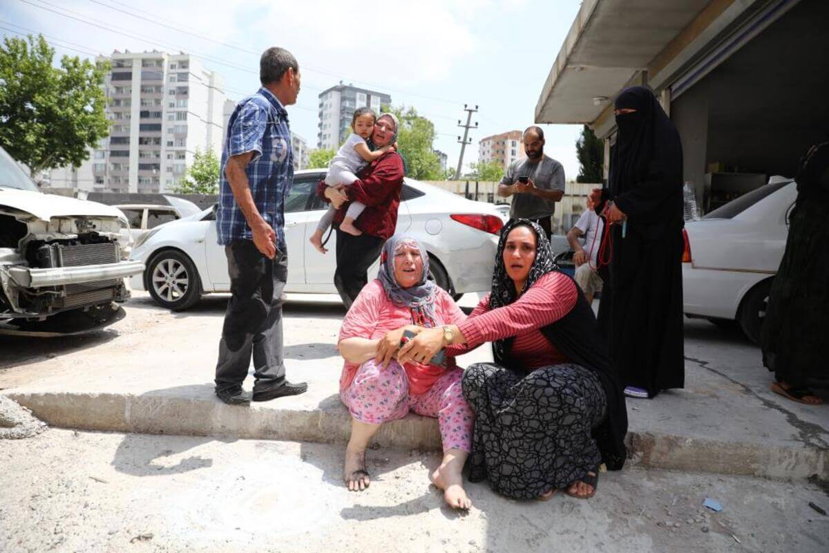 Korkutan Yangın Mobilyacıda Başladı, Müstakil Eve Sıçradı!-3