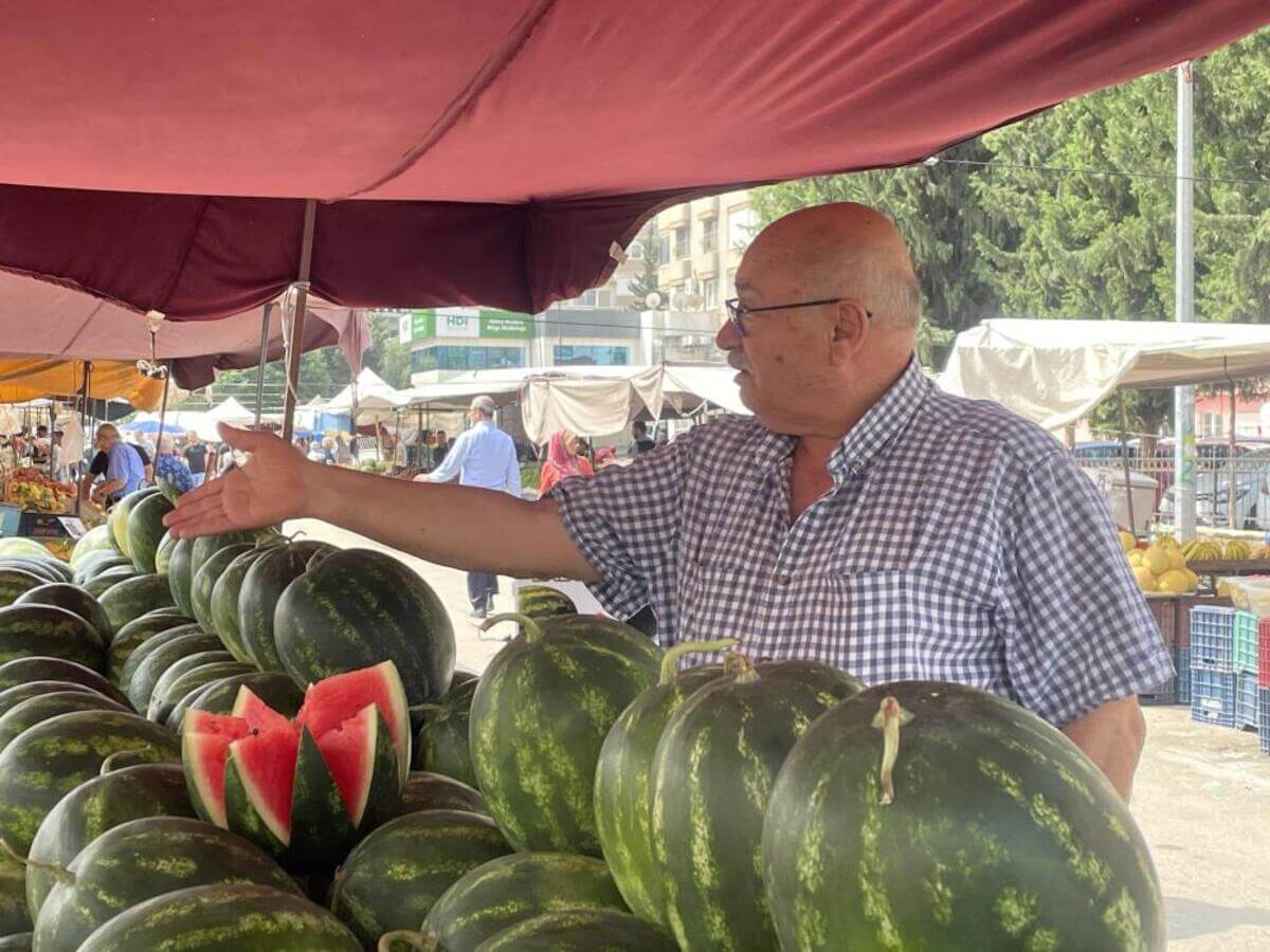 Kelek Çıkan Karpuzu İade İsteğine Pazarcı Bıçakla Karşı Çıktı!-1