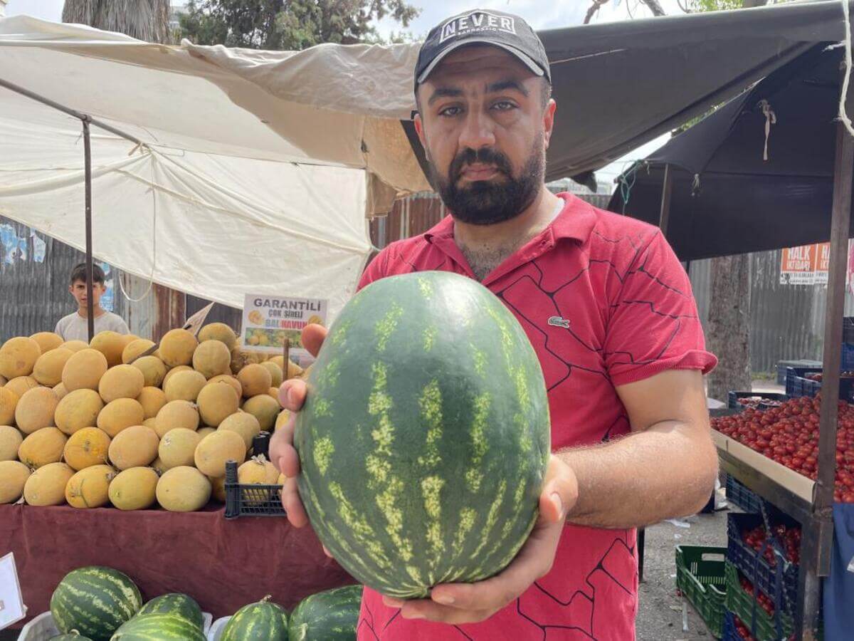 Kelek Çıkan Karpuzu İade İsteğine Pazarcı Bıçakla Karşı Çıktı!-3
