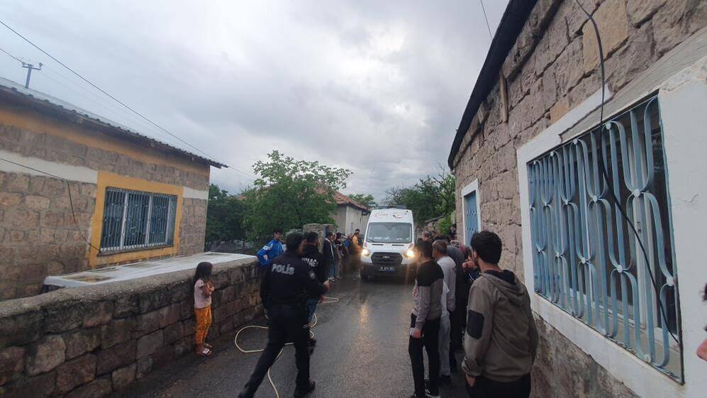 Kayseri'de Müstakil Evde Korkutan Yangın!