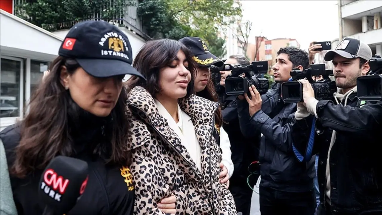 Cezaevinde İntihara Kalkışan Ünlü Fenomen Hastaneye Kaldırıldı!-3