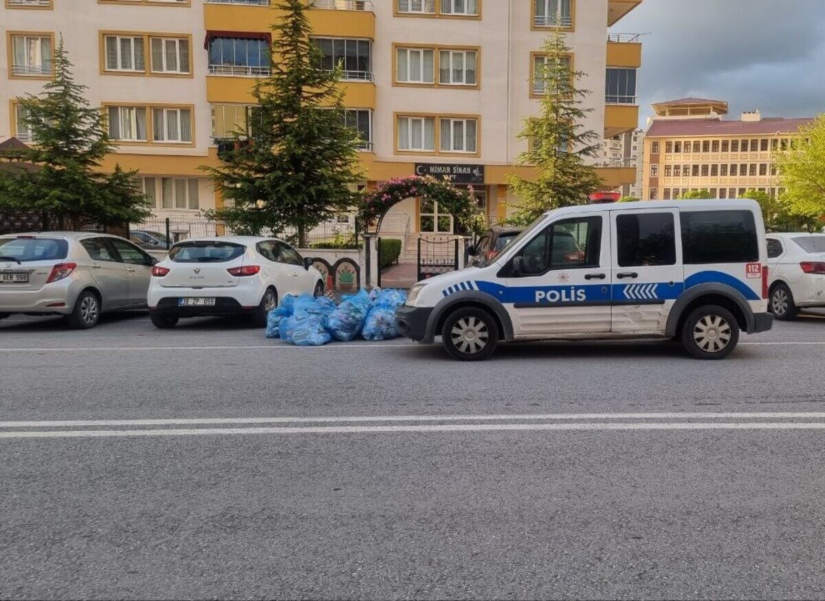 Kayseri Kocasinanda Elindeki Kurusıkı Tabanca Ateş Alınca Yaralandı! (3)