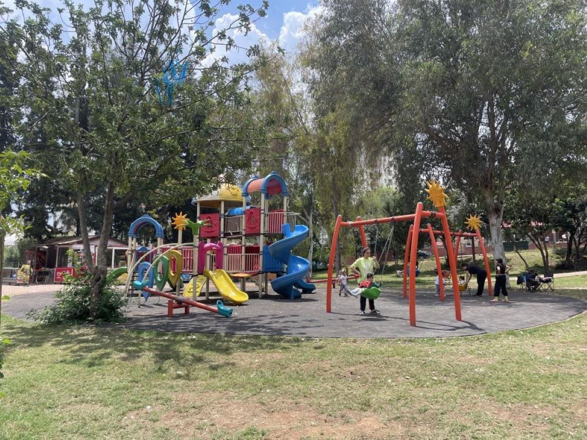 Freni Tutmayan Tir, Çocuk Parkı Önünde Dehşet Saçtı! 3