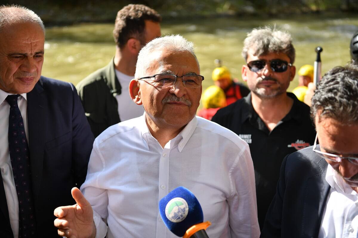 Kayseri Valisi Gökmen Çiçek ve Büyükşehir Belediye Başkanı Memduh Büyükkılıç Yahyalıda Rafting için Start Verdi!