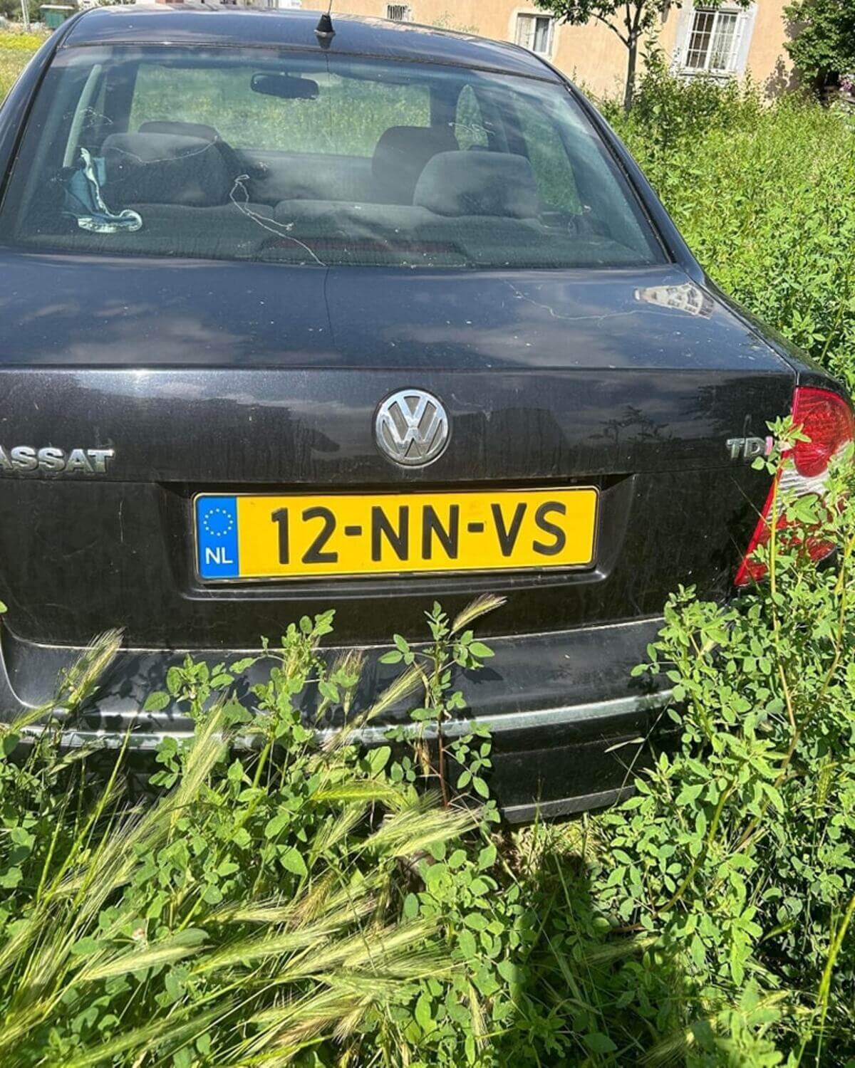 Kayseri'de Hollanda Plakalı Terkedilmiş Araç Merak Uyandırdı! (2)