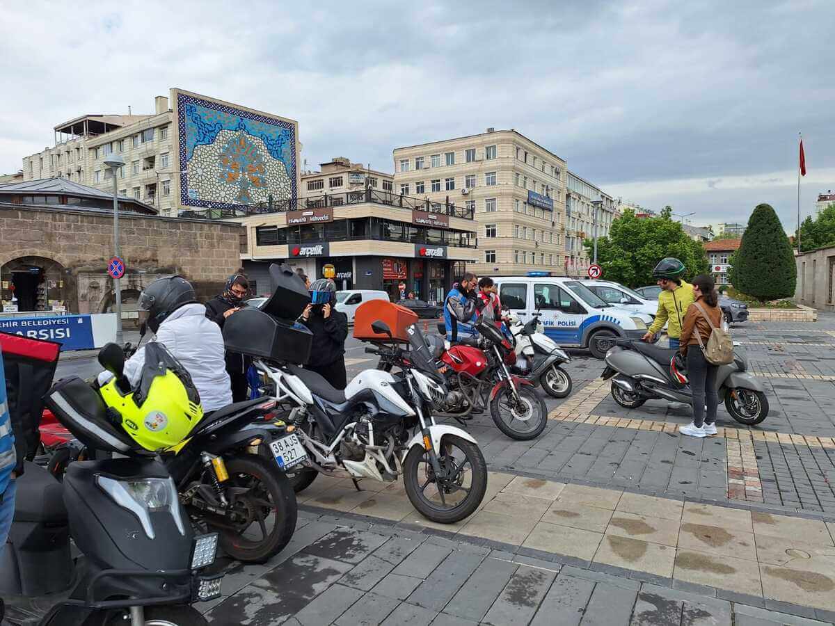 Kayseri’de Motosikletli Kuryeler Derneği emre akman motosiklet