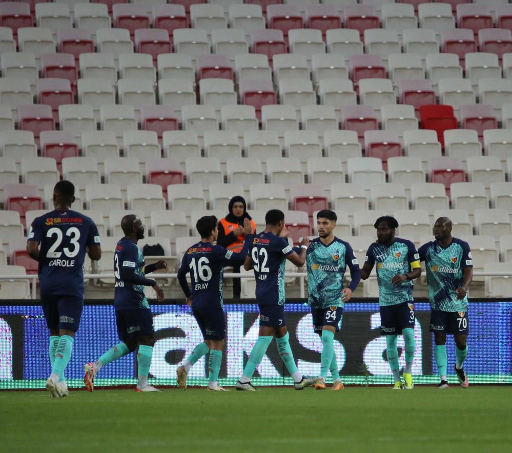 Kayserispor Gol Sonrası Sevinç