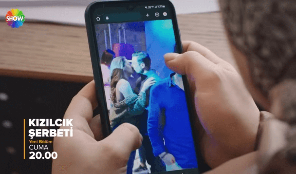 Lacivert Kırmızı Son Dakika Hareketli Instagram Gönderisi 2024 05 28T182431.509 (1)