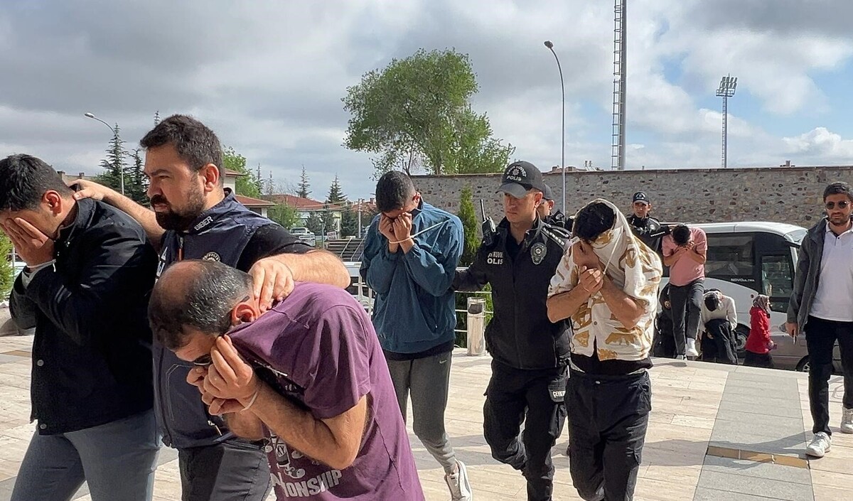 Nevşehir'de Sahte İlanla Dolandırıcılık Yapan 7 Şahıs Tutuklandı! (1)