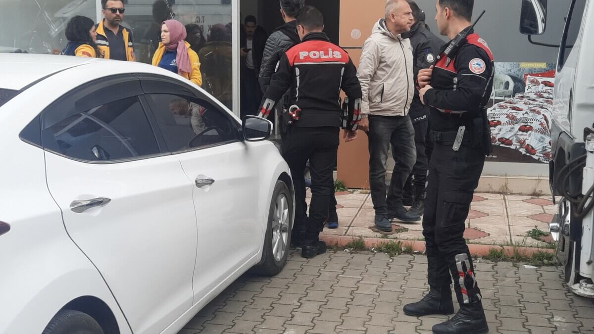 Önce Öldürdü Sonra Teslim Oldu! (1)