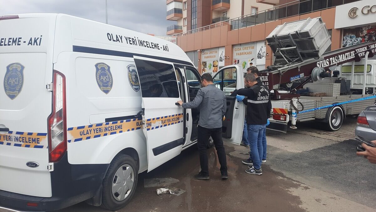 Önce Öldürdü Sonra Teslim Oldu! (4)