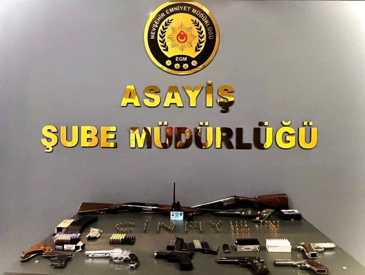 Polis Baskın Düzenledi, Cephanelikle Karılaştı!