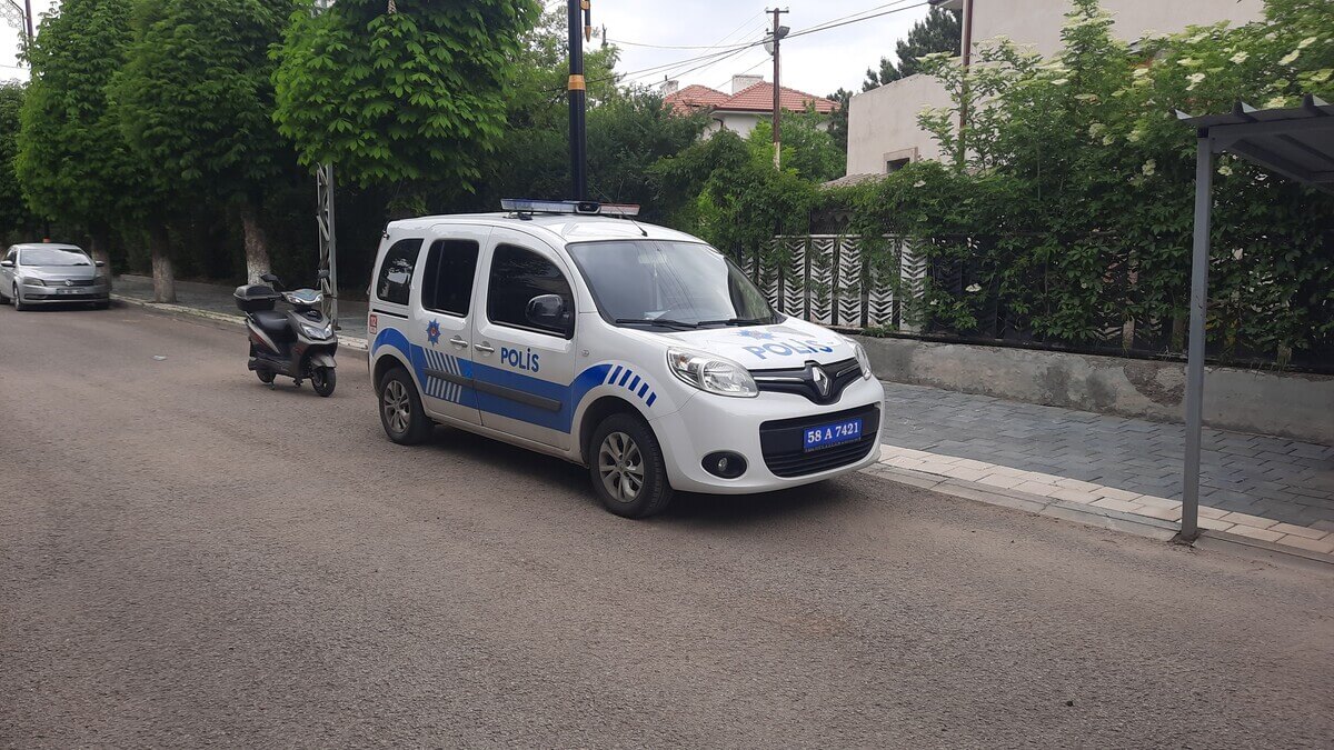 Silahını Temizlerken Arkadaşını Vurdu! (6)