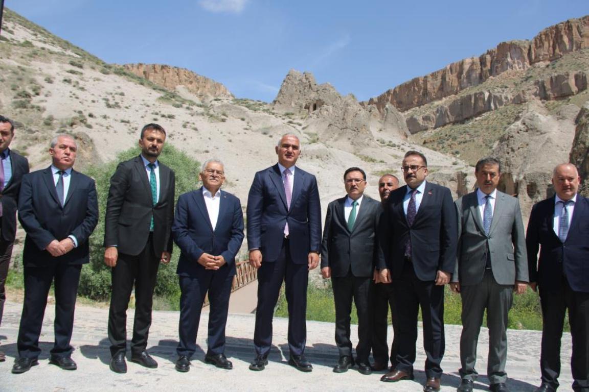 Turizm Bakan2