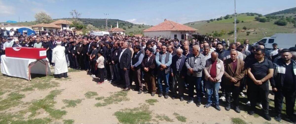 Uzman Çavuş Mücahit Demirel Memleketi Yozgat’ta Toprağa Verildi! (4)