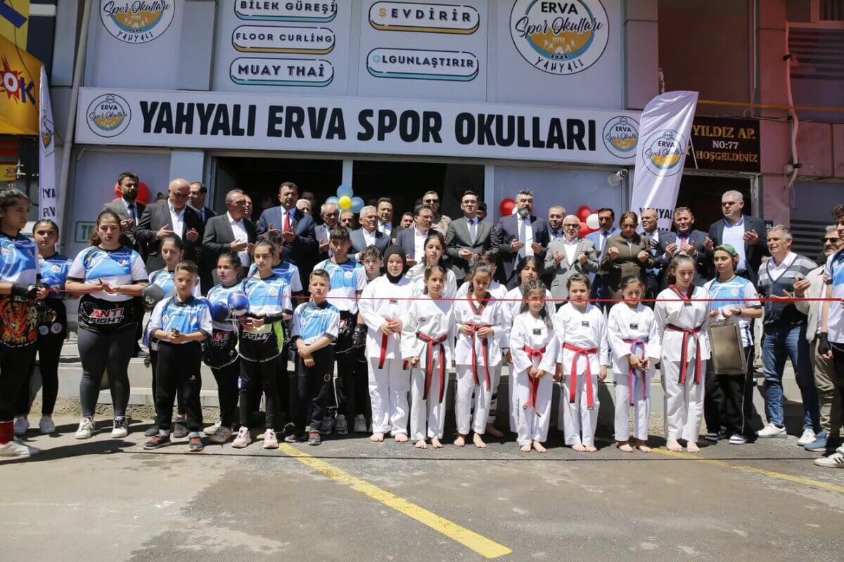 Vali Gökmen Çiçek Kayseri’de Yahyalı'da erva spor okulları
