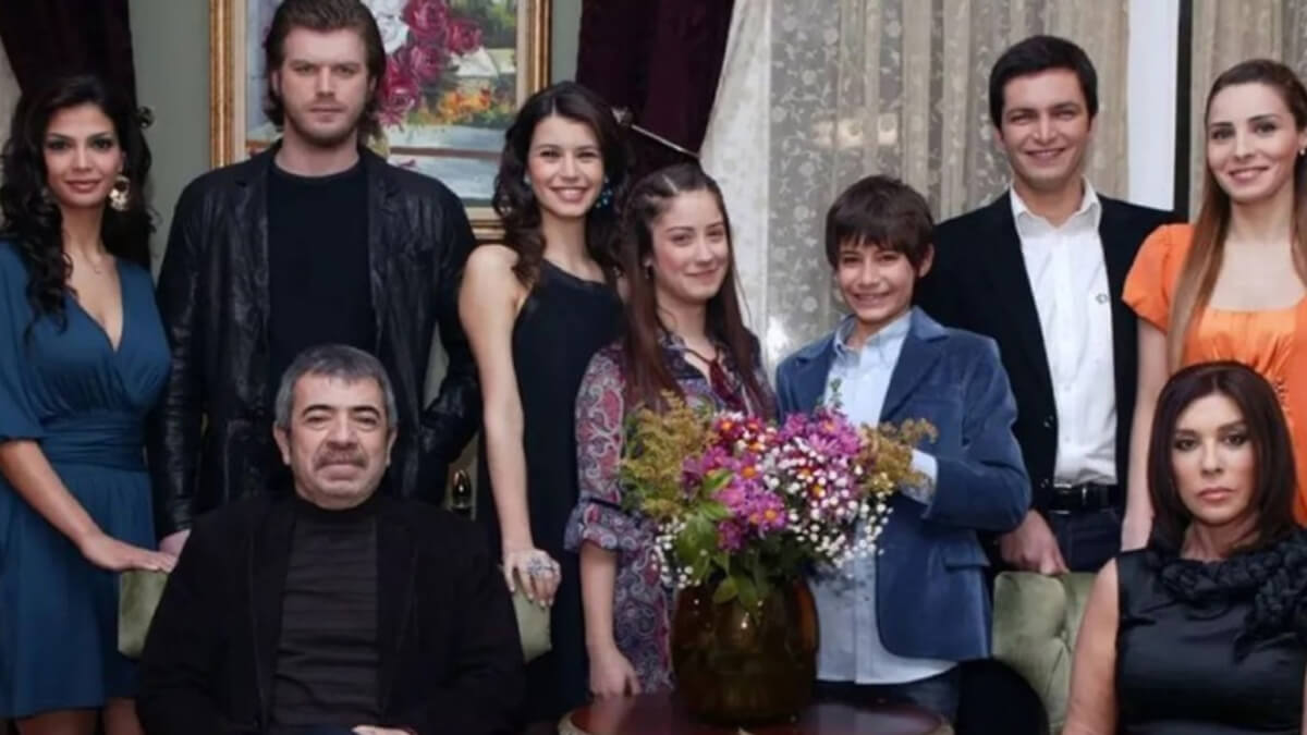 Bir Donemin Efsane Dizisi Ask I Memnu Askimmnu 1024X576 (1) (1)