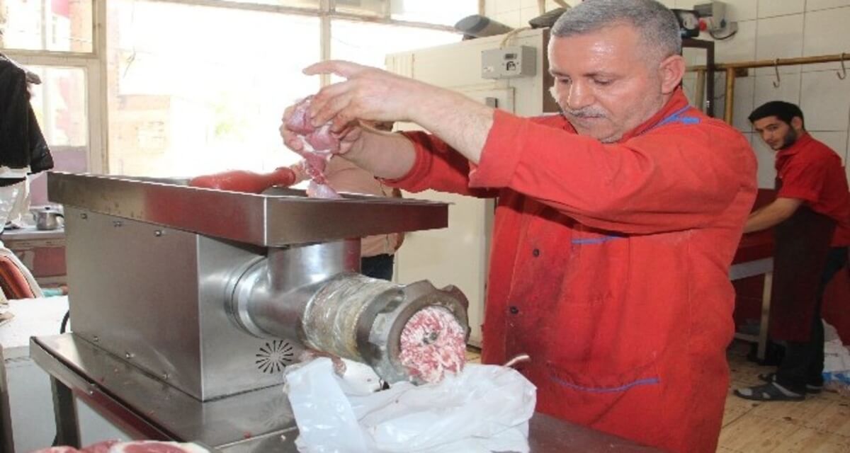 Kayseri'de Bayram Öncesi Korsan Kıyma Makine Tehlikesi!-1