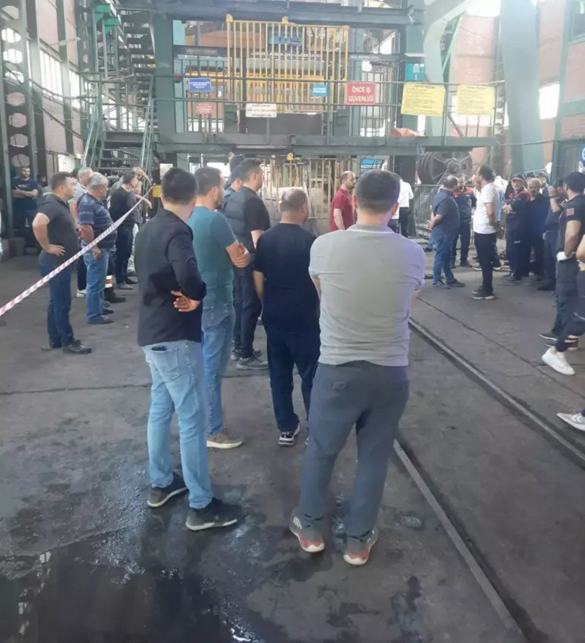 3 Maden Ocağında Göçük 1 Ölü 1 Yaralı