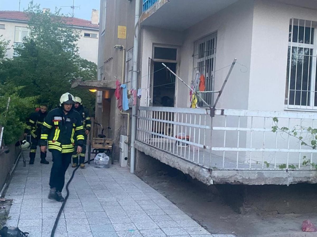 Akıl Almaz Olay! Kayseri’de Kız Arkadaşını Döven Ailesinin Evini Ateşe Verdi! 1